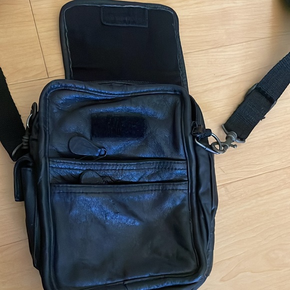 Leather “Gadget” Bag. Concert/event Sz. Crossbody. Like New adjustable strap. - Picture 3 of 7